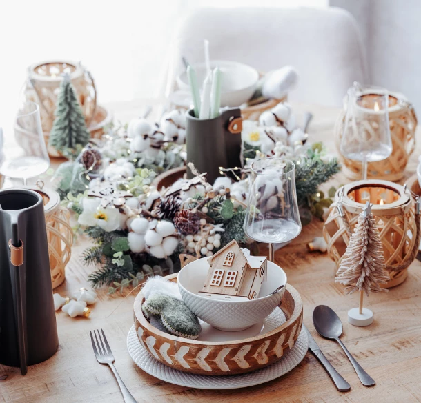 SVIATOČNÉ STOLOVANIE