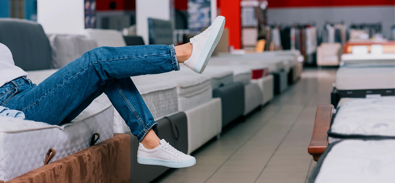 Ako si vybrať matrac pri bolestiach chrbta?