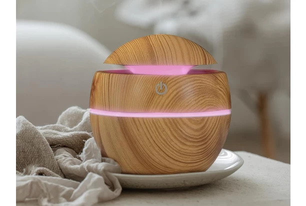 Mini zvlhčovač vzduchu s aromaterapiou 130 ml, LED