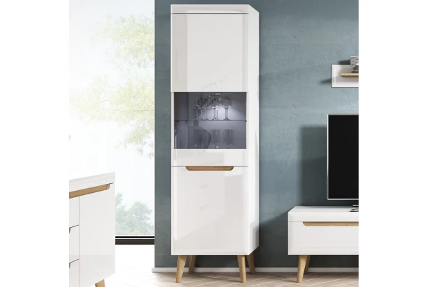 Vysoká vitrína Nordi, dub riviéra/biela lesk