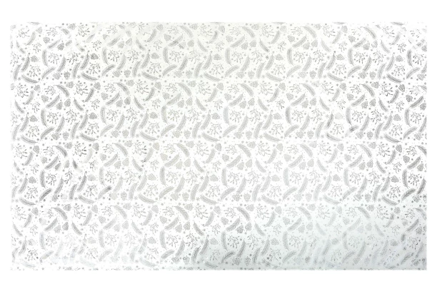 Vianočný obrus Perie a šišky 130x220 cm, strieborný