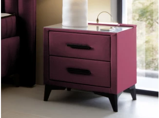 Nočný stolík s 2 zásuvkami Joy, tmavo ružová látka
