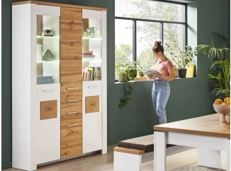 Široká vitrína s osvetlením Matera,starý dub/biela