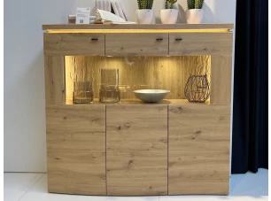 Široká vitrína Bolus, dub artisan, s osvetlením