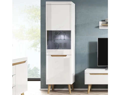 Vysoká vitrína Nordi, dub riviéra/biela lesk%