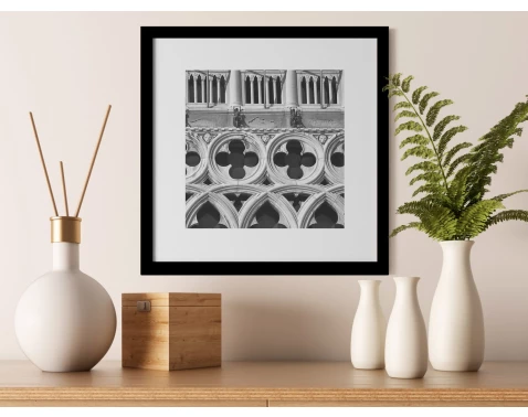 E-shop Rámovaný obraz Dóžov palác fasáda 30x30 cm, čiernobiely%