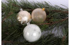 Vianočná ozdoba sklenená guľa 7 cm, pichaná béžová