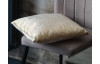 Dekoračný vankúš Cushion 45x45 cm, krémový lesklý